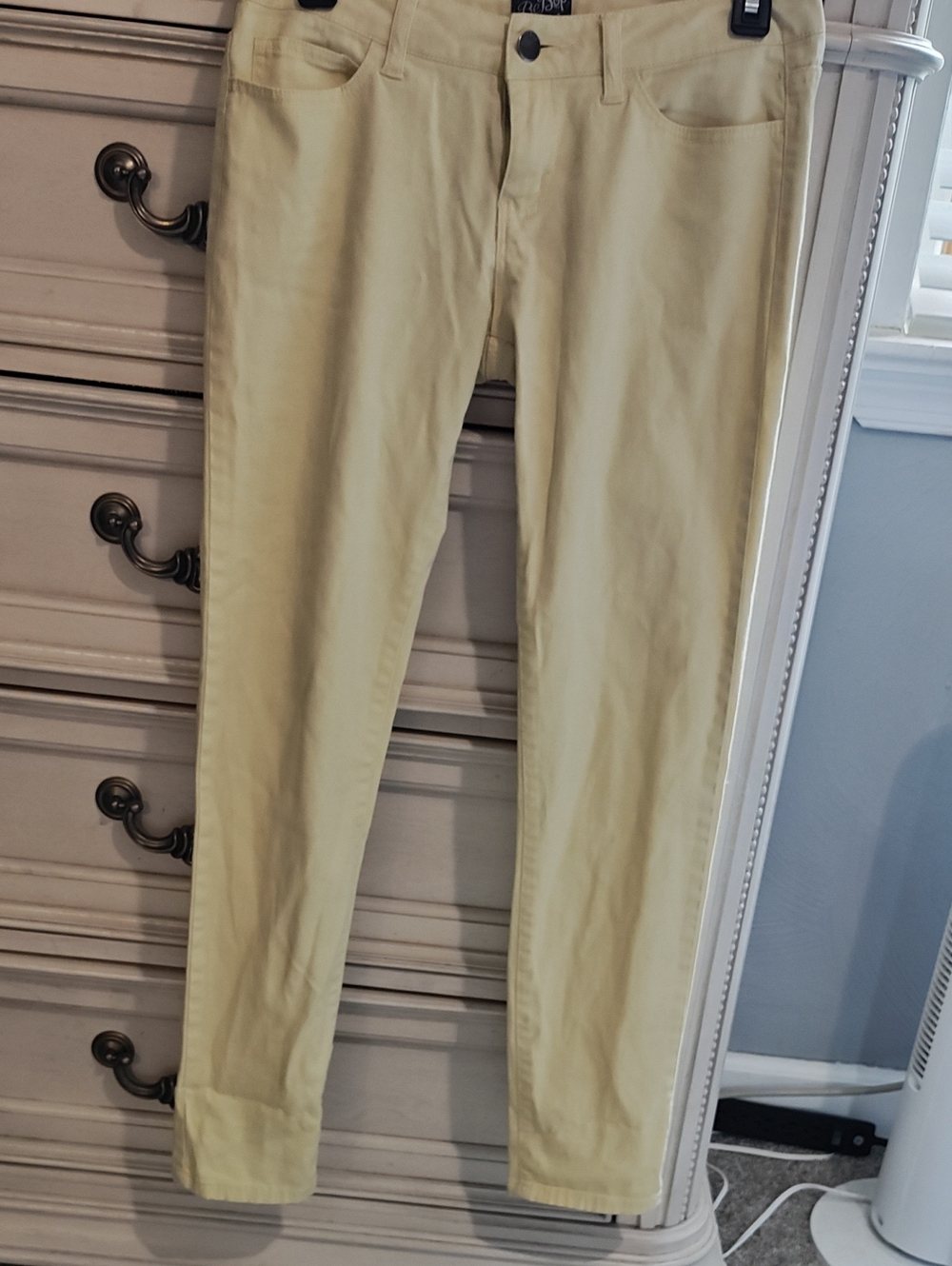 BeBop Women's Ankle Cropped Pants in Light Khaki